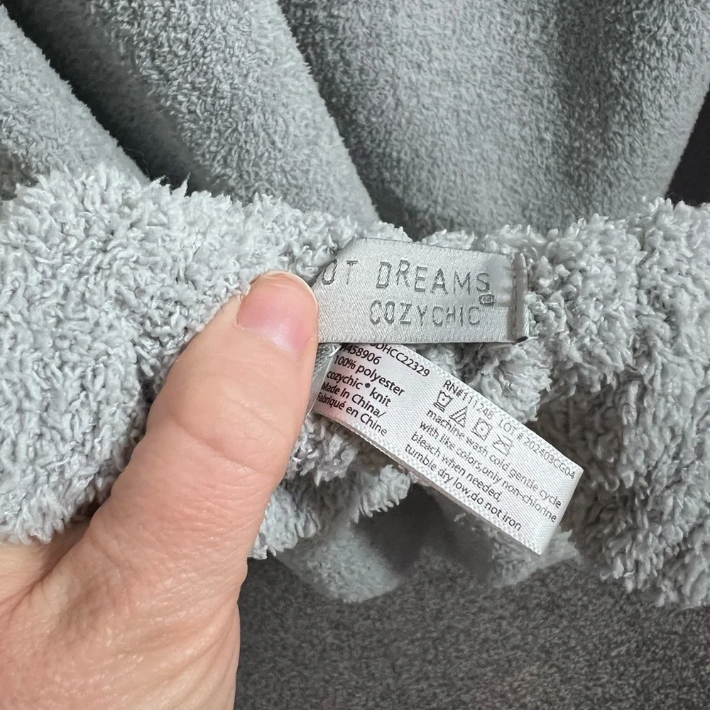 Barefoot dreams CozyChic throw blanket  Barefoot Dreams